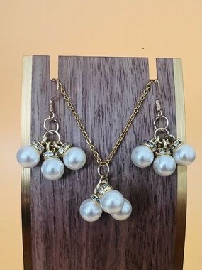 14K Gold plated Pearl Cluster Necklace & Earring Set